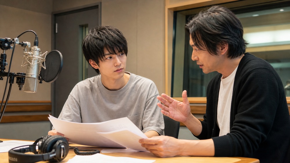 声優養成所の厳しい指導を講師と振り返る声優志望者の写真