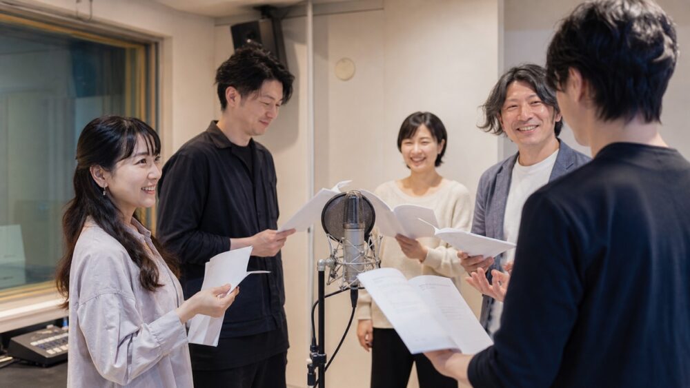 趣味で声優レッスンに参加する社会人のグループ