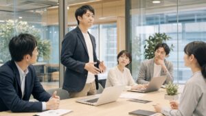 会議で声が通らず緊張しながら話す社会人