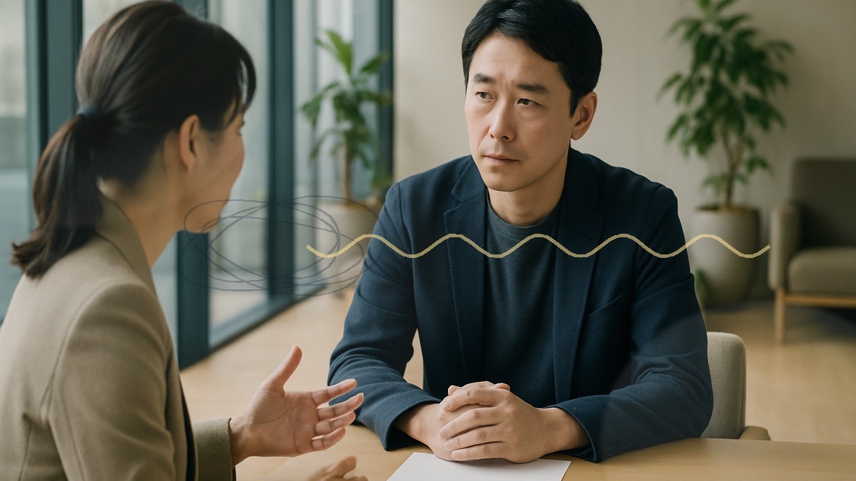 愚痴を言わない人の悩みを相談で整理する男性